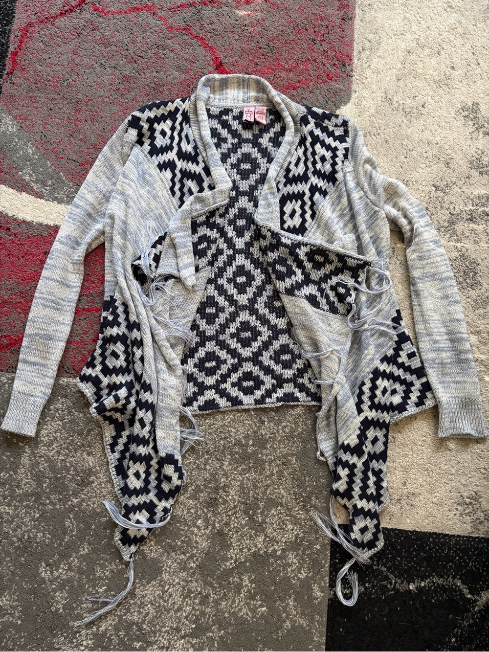 love on a hanger Black & Light Gray Geometric Fringe Cardigan